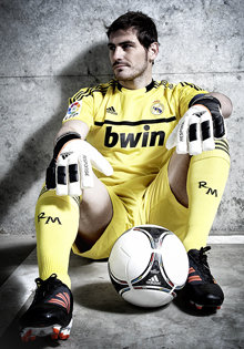 Iker Casillas sus nuevas y Adidas - CMD Sport