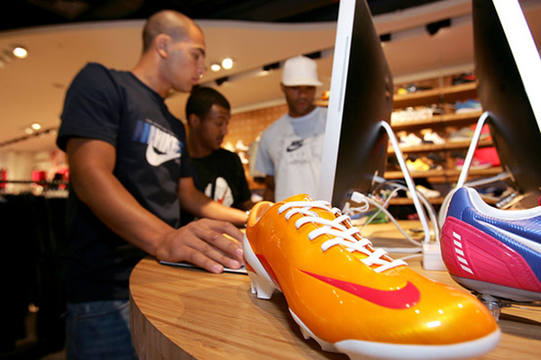 Nike se compromete revisar la brecha salarial tras las de discriminación por género - CMD Sport