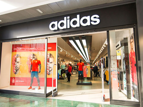 Engaño No quiero diccionario Adidas lidera el ránking de tiendas monomarca de deporte en España - CMD  Sport