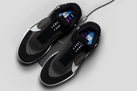 cuscús Rápido suerte Las nuevas zapatillas de Nike que se cargan y controlan desde el móvil -  CMD Sport