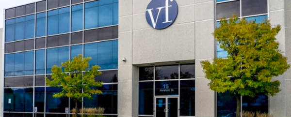 La dueña de North Face, VF Corp, disminuye un 2% las ventas y reorienta su estrategia
